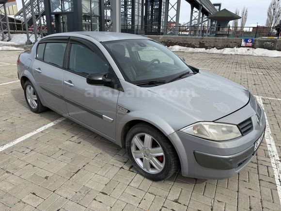 Galeriden Renault Megane 1.6 Dynamique 2005 Model Kars