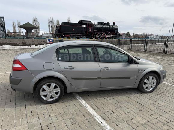 Galeriden Renault Megane 1.6 Dynamique 2005 Model Kars