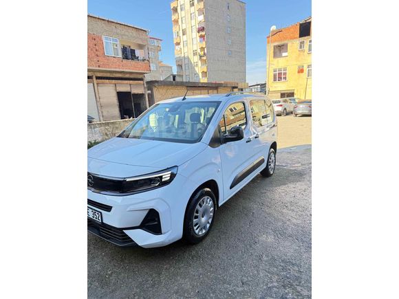 Sahibinden Opel Combo 1.5 CDTI Essential 2025 Model 