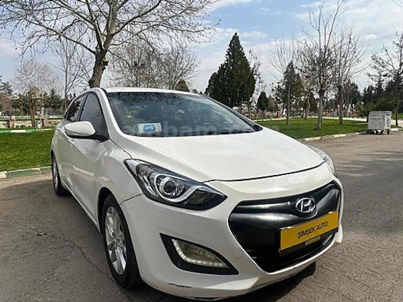 ŞİMŞEK AUTO'DAN 2013 HYUNDAİ İ30 1.6 CRDİ STYLE OTOMATİK