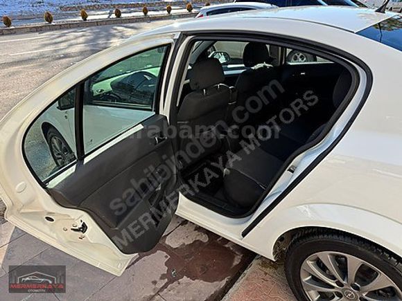 - DÜŞÜK KM - GARAJ ARABASI - OPEL ASTRA -