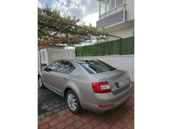Sahibinden Skoda Octavia 1.6 TDI Style CR 2015 Model