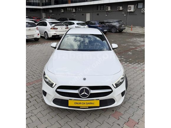2019 MODEL MERCEDES A180d YENİ KASA HATASIZ