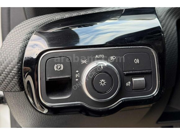 2019 MODEL MERCEDES A180d YENİ KASA HATASIZ