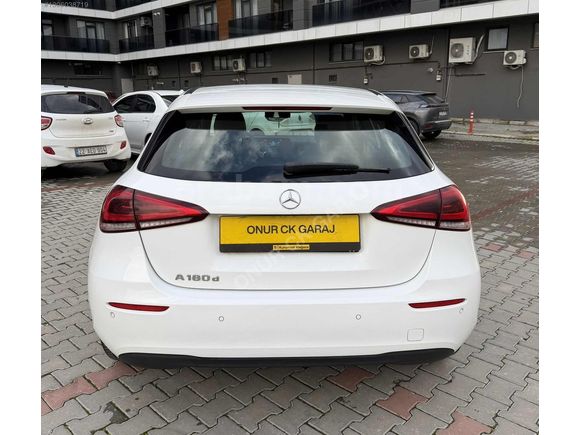 2019 MODEL MERCEDES A180d YENİ KASA HATASIZ