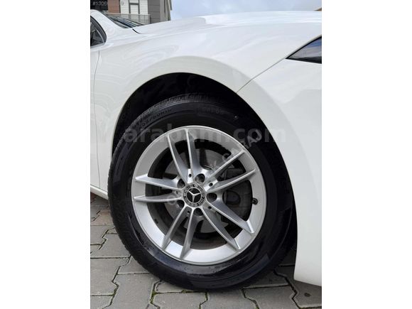 2019 MODEL MERCEDES A180d YENİ KASA HATASIZ