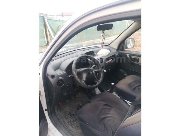 Sahibinden Peugeot Partner 1.9 D 2006 Model