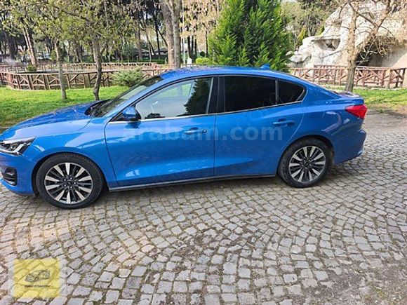BOYASIZ DEĞİŞENSİZ FORD UN ÖZEL RENGİ FOCUS