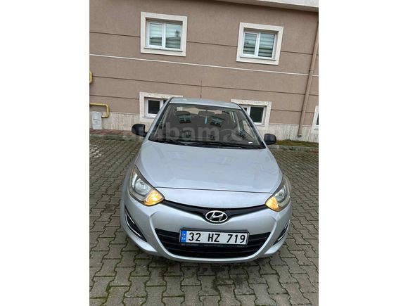 Sahibinden Hyundai i20 1.2 D-CVVT Jump 2012 Model  95.000 km Gri (Gümüş)