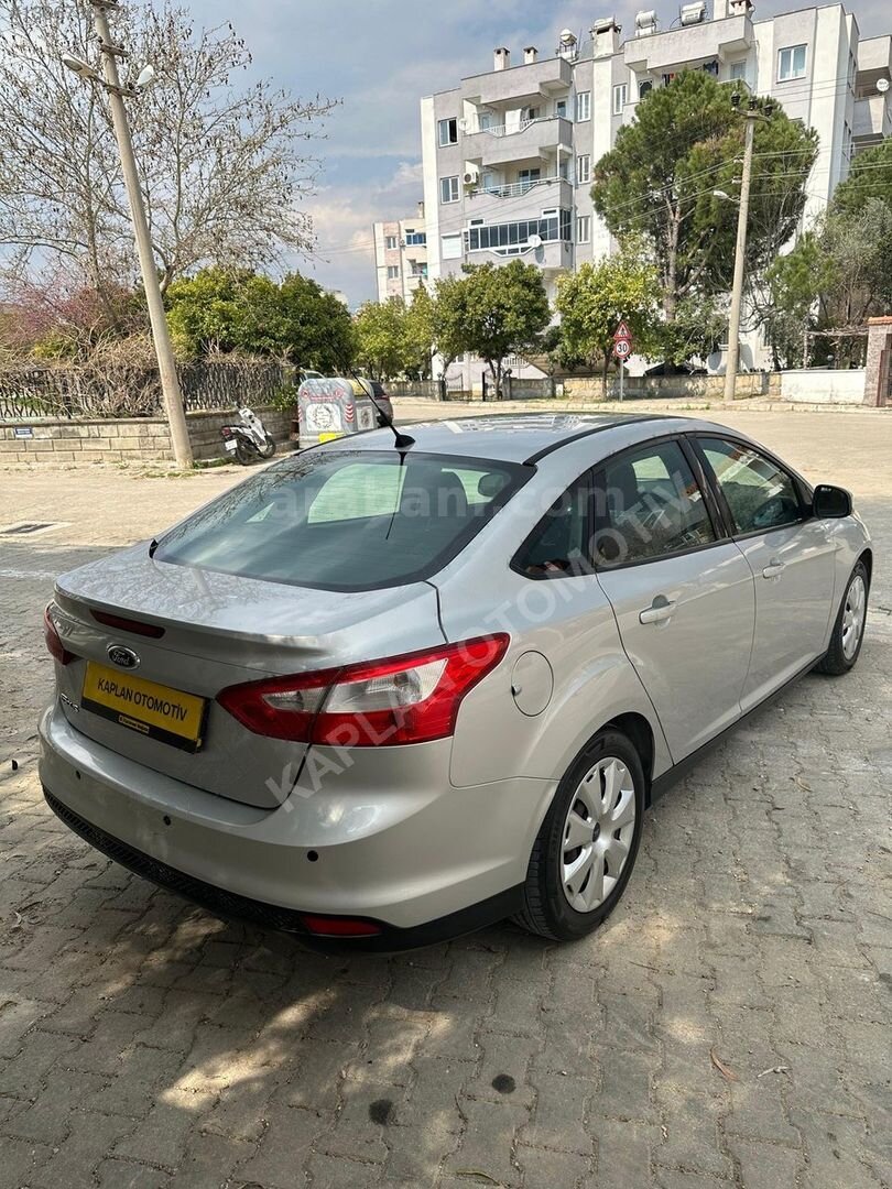 Galeriden Ford Focus 1.6 TDCi Trend 2013 Model Muğla 123.000 km Gri 6