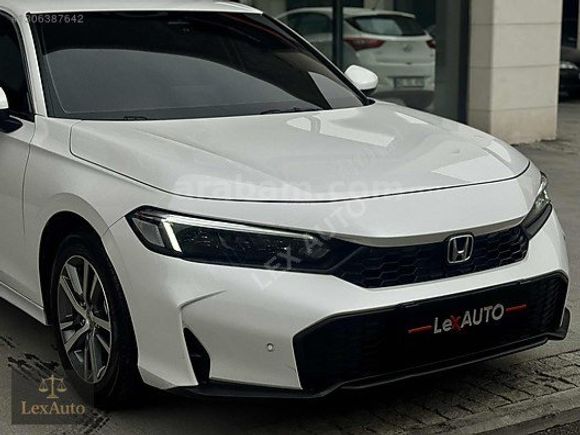 "LexAUTO" 2025 HONDA CİVİC ECO ELEGANCE PLUS FAB.LPG SEDEF BEYAZ