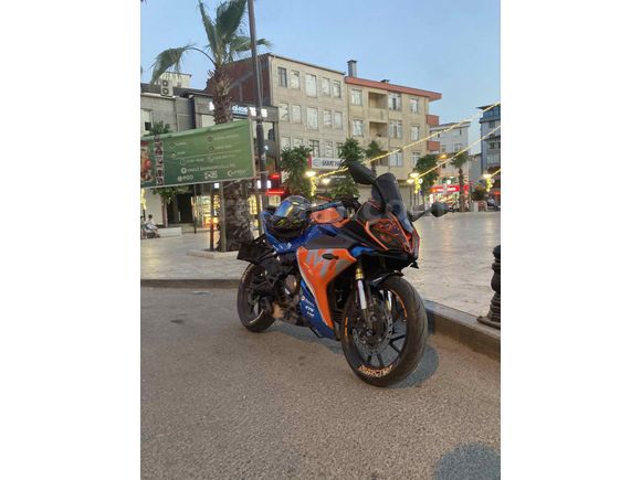 Sahibinden CFmoto 250SR  parça olarak  bütün parçalar var 