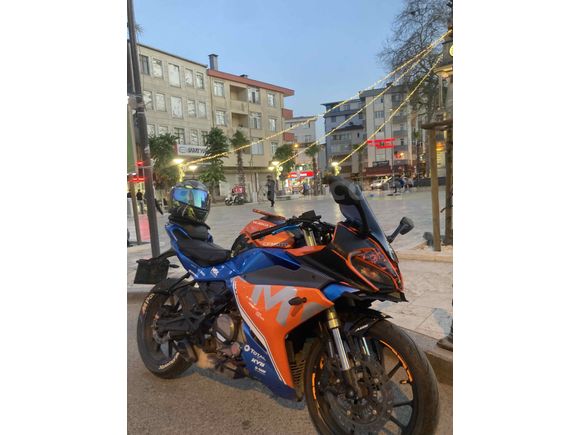 Sahibinden CFmoto 250SR  parça olarak  bütün parçalar var 