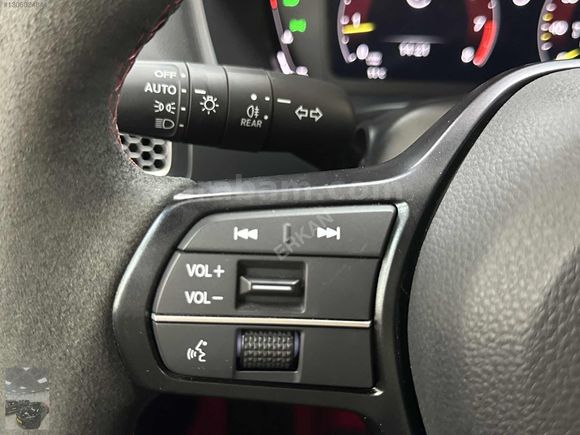 TR'de TEK 2025 2.0 Type-R 329HP HATASIZ KIRMIZI ÖZEL PLAKA
