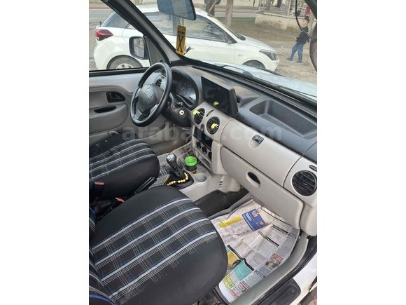 Sahibinden Renault Kangoo Multix 1.5 dCi Authentique 2004 Model  242.000 km Beyaz