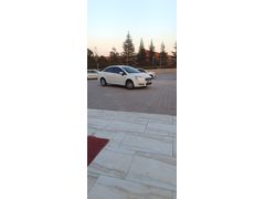 Sahibinden Fiat Linea 1.3 Multijet Active Plus 2011 Model  442.000 km Beyaz