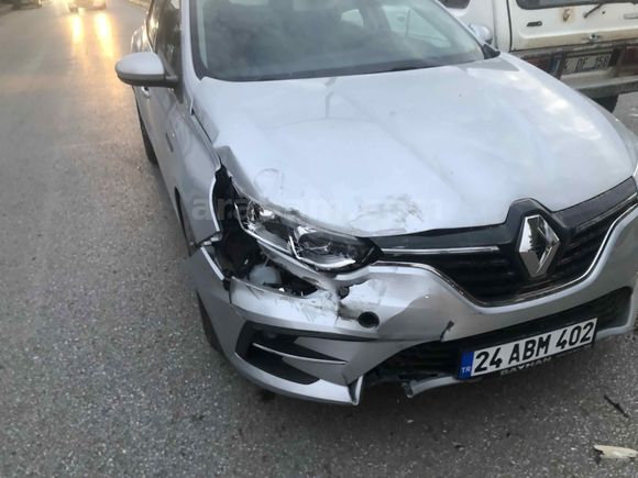 Sahibinden Renault Megane 1.3 TCe Touch 2023 Model 
