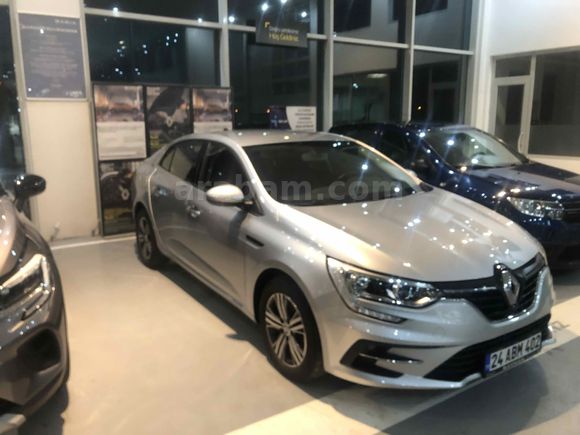 Sahibinden Renault Megane 1.3 TCe Touch 2023 Model 