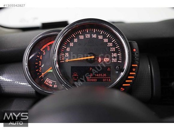 MYS AUTO'DAN 2015 MİNİ COOPER 1.5 D PEPPER ÇİFT RENK CAM TAVAN
