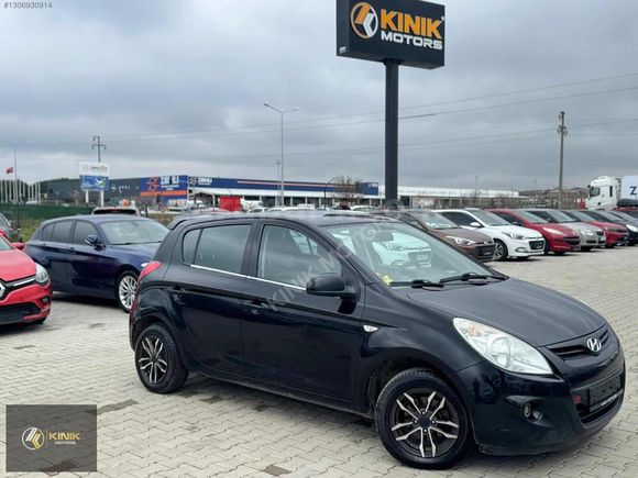 KINIK |SİYAH 2011 HYUNDAİ İ20 1.4 CRDİ TEAM KK12TAKSİT