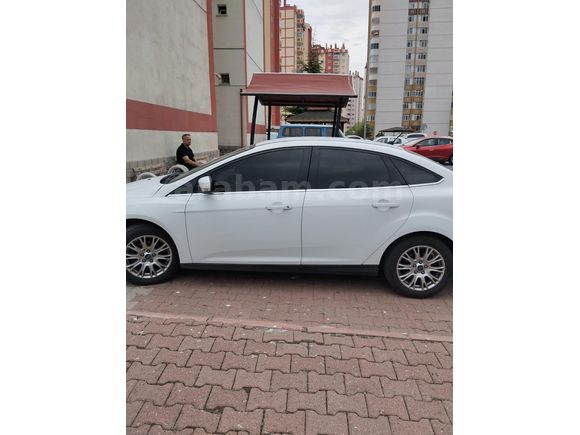Sahibinden Ford Focus 1.6 Ti-VCT Titanium 2013 Model  121.000 km Beyaz