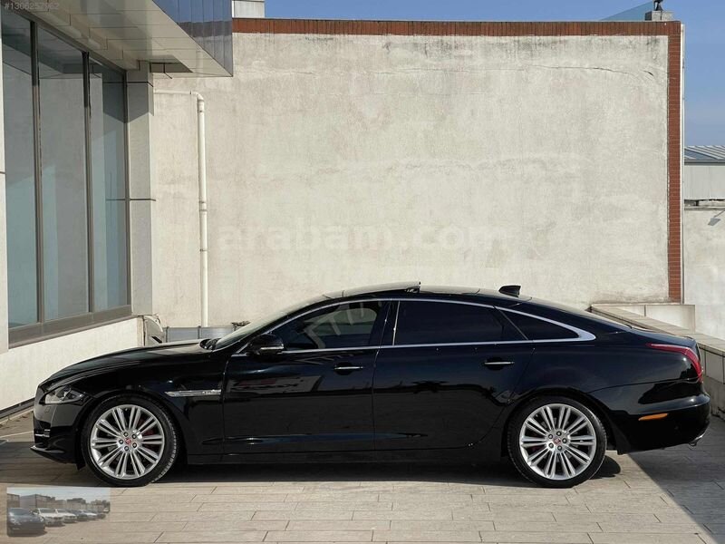 Galeriden Jaguar XJ 3.0 Portfolio 2016 Model İstanbul 75.000 km Siyah