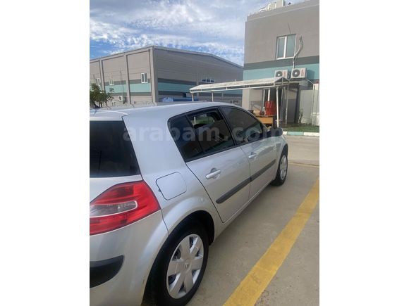 Sahibinden Renault Megane 1.4 Authentique 2006 Model  142000 km Gri