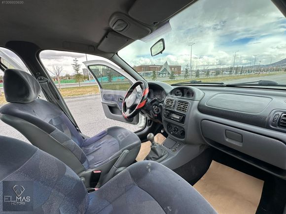 2001 RENAULT CLIO 1.4