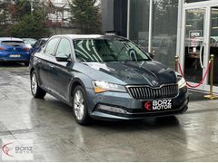BORZ MOTOR %0,99KREDİ 2020 SKODA SUPERB 1.5 TSİ PREMİUM OTOMATİK