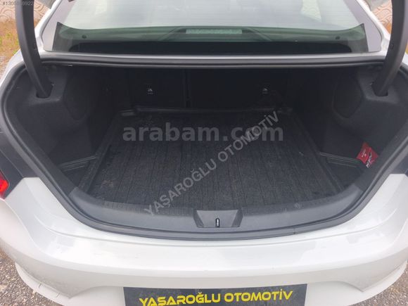 Megane Sedan 1.3 TCE JOY EDC TESLA EKRANLI
