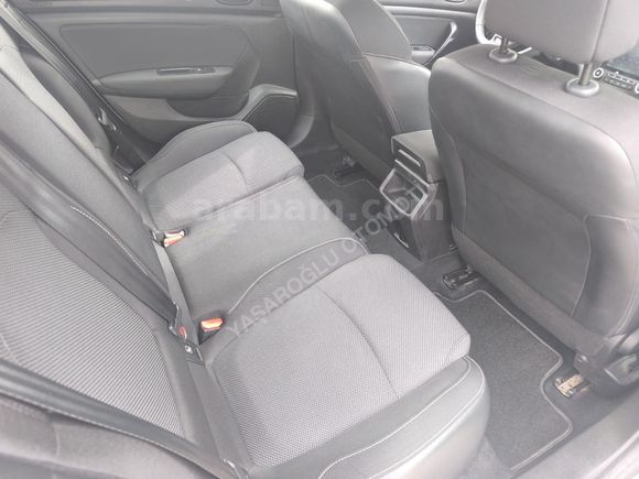 Megane Sedan 1.3 TCE JOY EDC TESLA EKRANLI