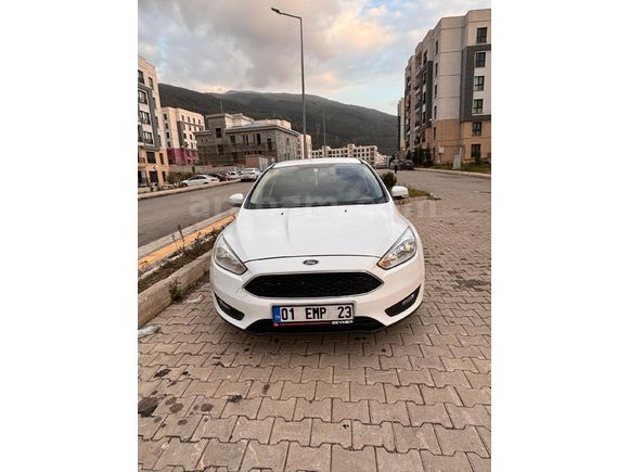 Sahibinden Ford Focus 1.6 Ti-VCT Trend X 2016 Model  95.000 km Beyaz