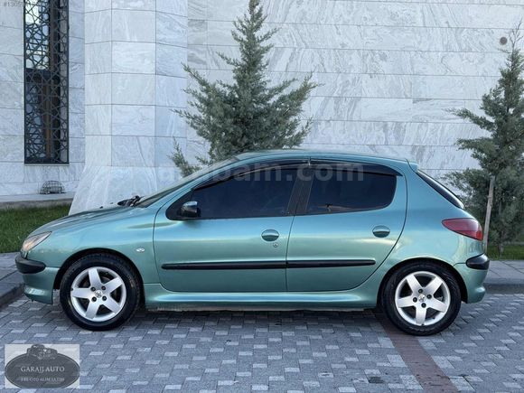 Garajj'dan Düşük KM Otomatik Peugeot 206 BENZİN-LPĞ