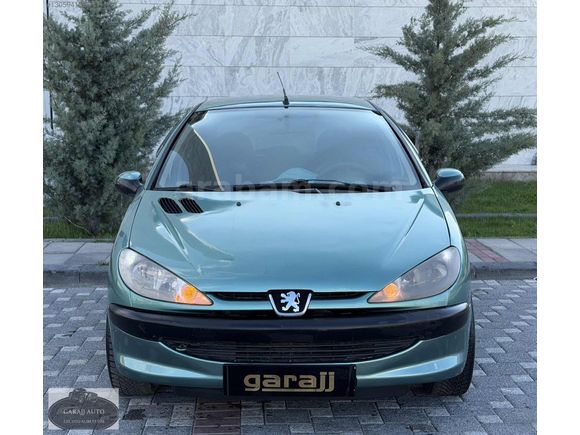 Garajj'dan Düşük KM Otomatik Peugeot 206 BENZİN-LPĞ