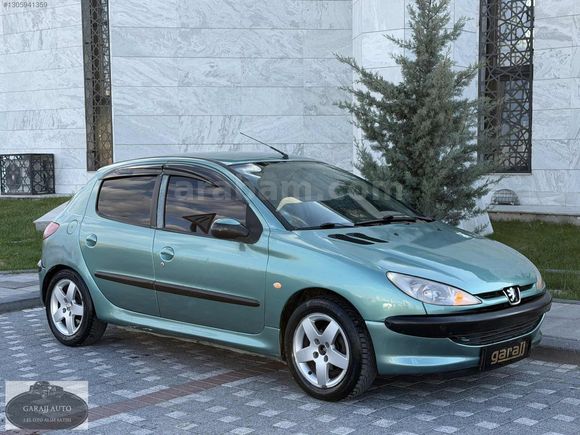Garajj'dan Düşük KM Otomatik Peugeot 206 BENZİN-LPĞ