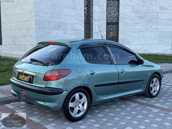 Garajj'dan Düşük KM Otomatik Peugeot 206 BENZİN-LPĞ