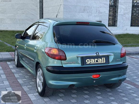 Garajj'dan Düşük KM Otomatik Peugeot 206 BENZİN-LPĞ