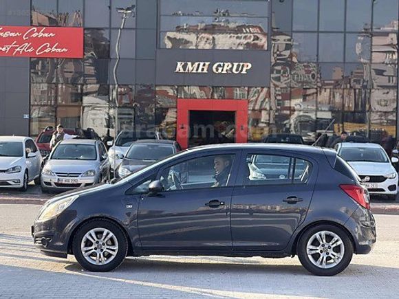 KMH GRUP'DAN 2011 MODEL OPEL CORSA