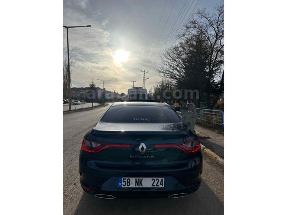 Sahibinden Renault Megane 1.3 TCe Icon 2023 Model 