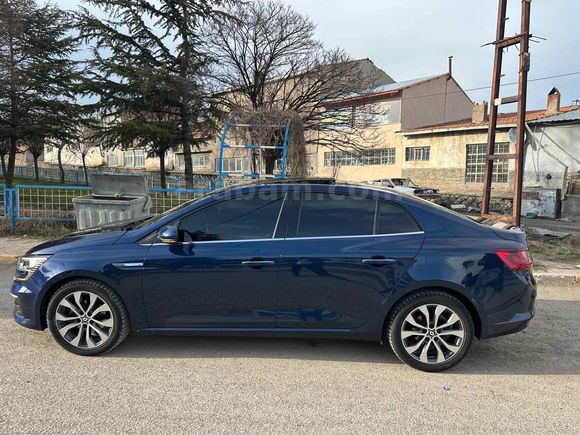 Sahibinden Renault Megane 1.3 TCe Icon 2023 Model 