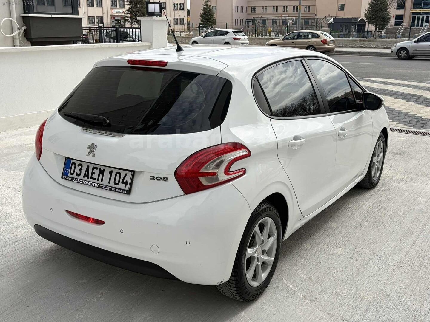 Galeriden Peugeot 208 1.2 PureTech Active 2015 Model Afyonkarahisar 165.000 km Beyaz 5