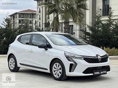 2024 RENAULT CLİO 1.0 TCe EQUİLİBRE BOYASIZ GERİ GÖRÜŞ