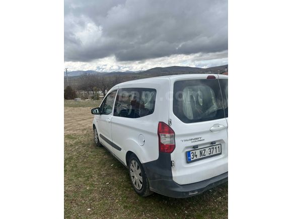 KOLTUKLU FORD COURİER AİLE ARACI KLİMALI