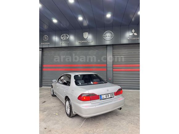 Sahibinden Honda Accord 2.0 2000 Model 