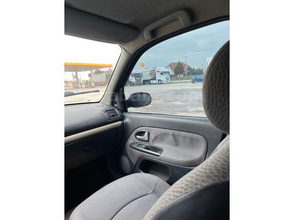 Sahibinden Renault Clio 1.2 Expression 2004 Model 
