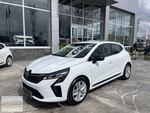 2025 CLİO 1.0 T EVOLUTİON OTOMATİK KM.16.000 BEYAZ