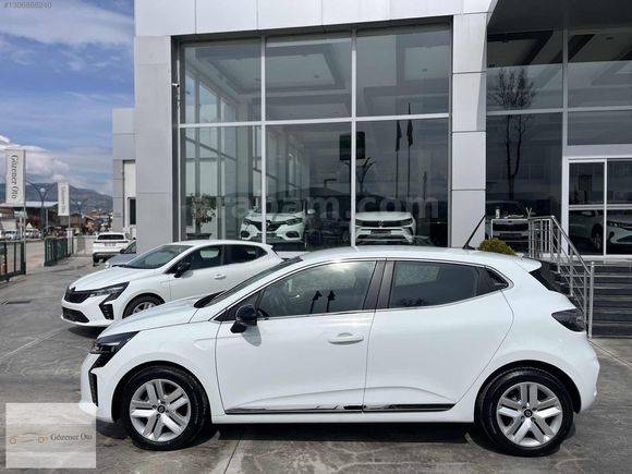2025 CLİO 1.0 T EVOLUTİON OTOMATİK KM.16.000 BEYAZ