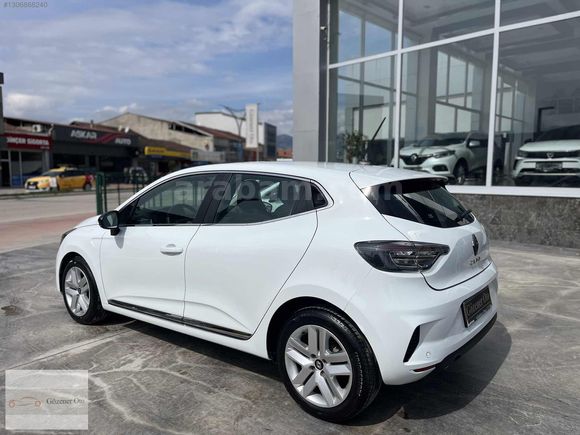 2025 CLİO 1.0 T EVOLUTİON OTOMATİK KM.16.000 BEYAZ