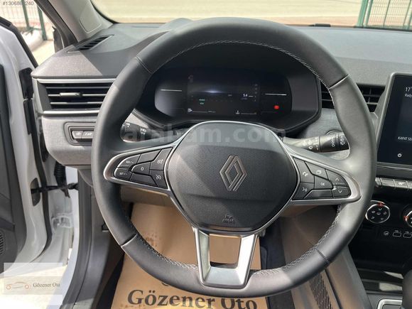 2025 CLİO 1.0 T EVOLUTİON OTOMATİK KM.16.000 BEYAZ