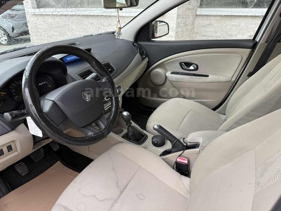 2010 FLUENCE 1.5DCİ DYNAMIQUE 6 İLERİ BEJ DÖŞEME DİJİTAL KLİMA